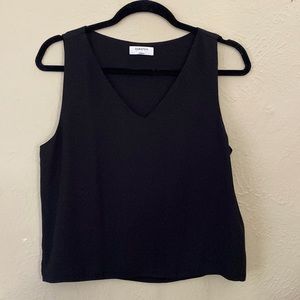 Black sleeveless layering blouse - Aritzia